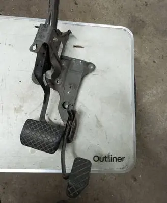 Volkswagen Transporter - Caravelle T5 Pedal assembly 7H2723057A 0133247