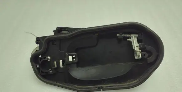 Rear door exterior handle/bracket
