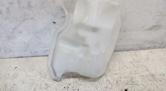 Honda CR-V Windshield washer fluid reservoir/tank CRV