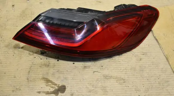 BMW 8 G14 Rear/tail lights 7445774555525