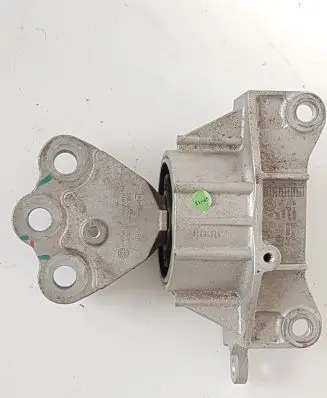 MG ZS Engine mount bracket 10592203 3300041102