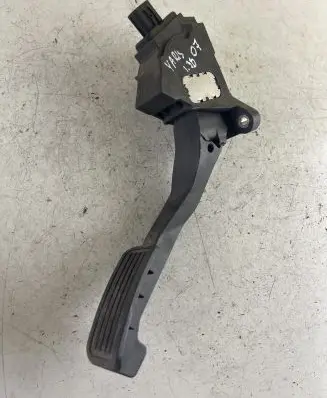 Toyota Yaris Accelerator throttle pedal 781100D010 06151A 44375822759