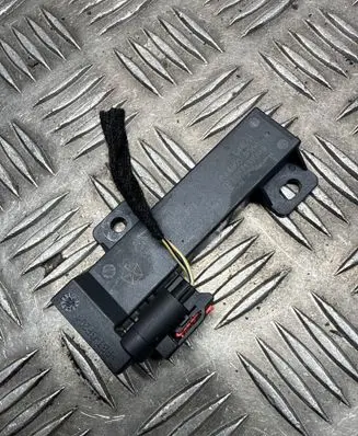 Fiat 500X Aerial antenna amplifier 68051315ab