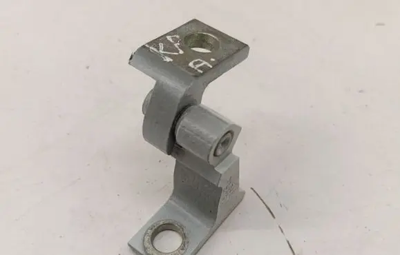 Volkswagen Taigo Front door lower hinge 