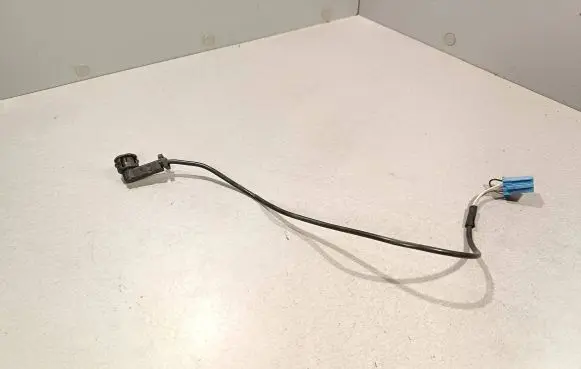 Mercedes-Benz E W211 AUX in-socket connector 0395453128