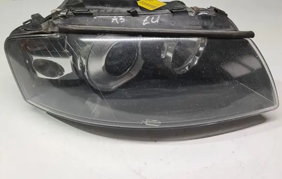 Audi A3 S3 8P Headlight/headlamp 8P0941004D