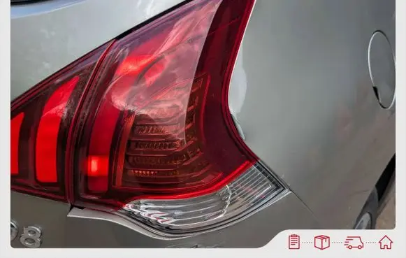 Peugeot 3008 II Rear/tail lights T84