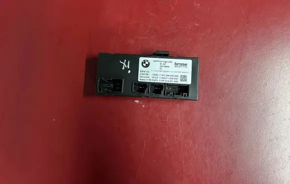 BMW iX Tailgate/trunk control unit/module 5A74B09 61355A74B09