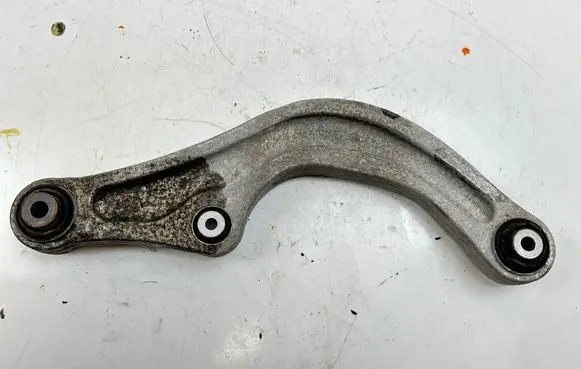Rear control arm