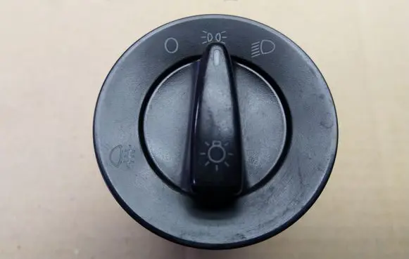 Volkswagen Golf IV Light switch 1C0941531