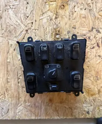 Mercedes-Benz ML W163 Electric window control switch A1638200910