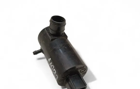 BMW 5 E60 E61 Windscreen/windshield washer pump 662433