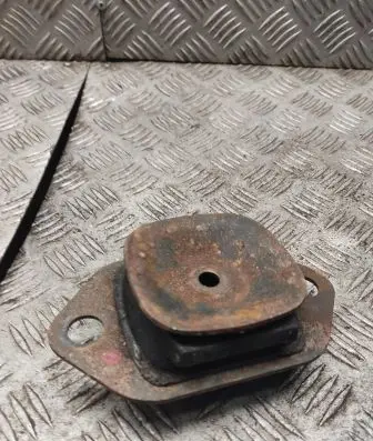 Opel Vivaro Engine mount bracket 112204bb0a