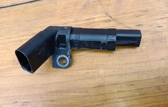 Skoda Fabia Mk2 (5J) Crankshaft position sensor 03D906433A