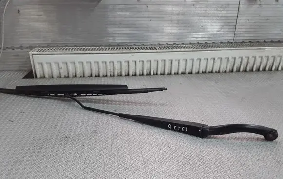 Peugeot 307 Windshield/front glass wiper blade 
