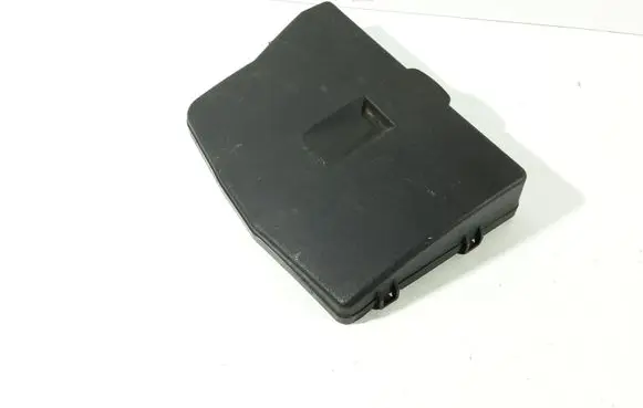 Toyota Auris 150 Fuse box cover 8266202190