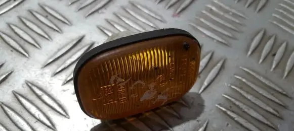 Toyota Avensis Verso Front fender indicator light