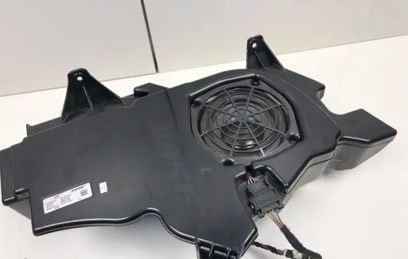 Audi A3 S3 8P Subwoofer speaker 8P3035382C 280336002