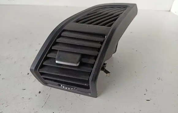BMW i3 Dashboard side air vent grill/cover trim 9283001 S1103138