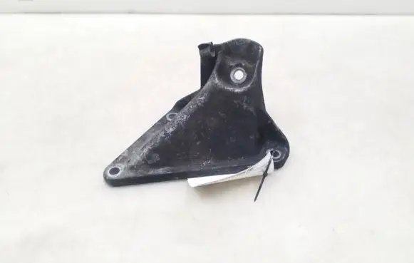 BMW 5 E60 E61 Engine mounting bracket 6761149