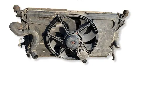 Ford Focus Radiator set 3M5H8005RK