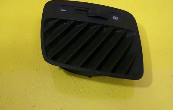 Audi A6 S6 C5 4B Dashboard side air vent grill/cover trim 4B0819793