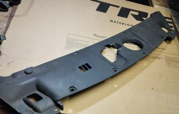 Honda FR-V Radiator trim 