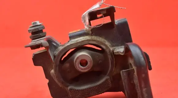 Toyota Avensis Verso Engine mount vacuum valve 