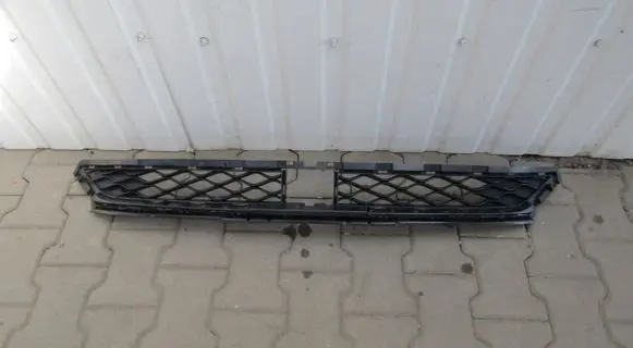 MG ZS Front bumper lower grill P10582258