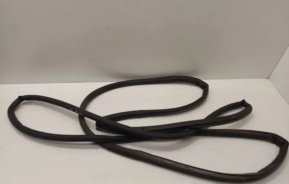 Volkswagen Caddy Front door rubber seal 