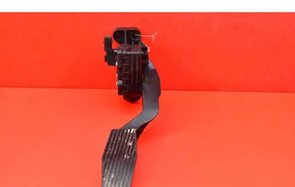 Opel Zafira B Accelerator throttle pedal 13125115