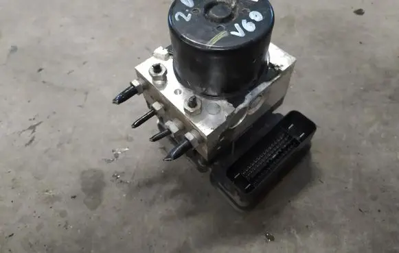 Volvo V60 ABS Pump 31329137