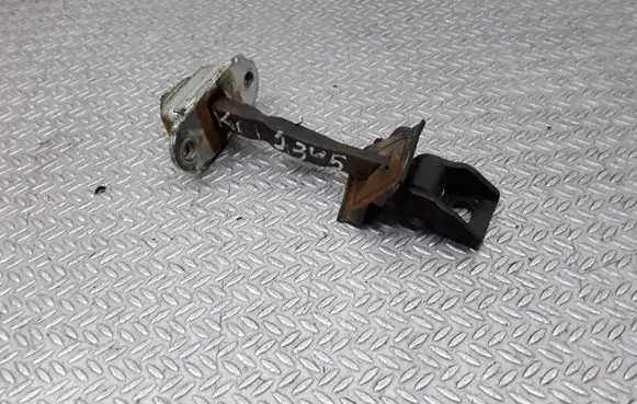 Skoda Octavia Mk2 (1Z) Rear door check strap stopper
