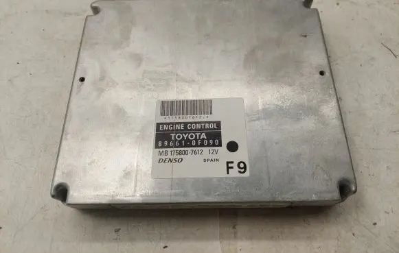 Toyota Corolla Verso AR10 Engine control unit/module 896610F090 MV1758007612