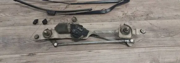 Opel Insignia A Wiper motor 13227392