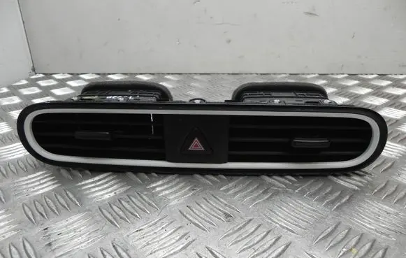 Rear air vent grill