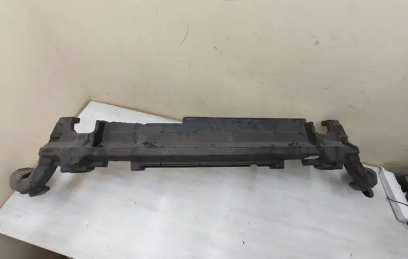 Audi Q7 4M Front bumper foam support bar 4M0807550E
