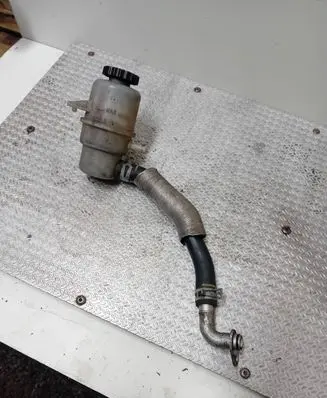 Suzuki Grand Vitara I Power steering fluid tank/reservoir PA66GF33 10678C