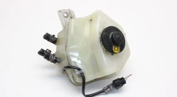 Toyota Prius+ (ZVW40) Brake fluid reservoir 