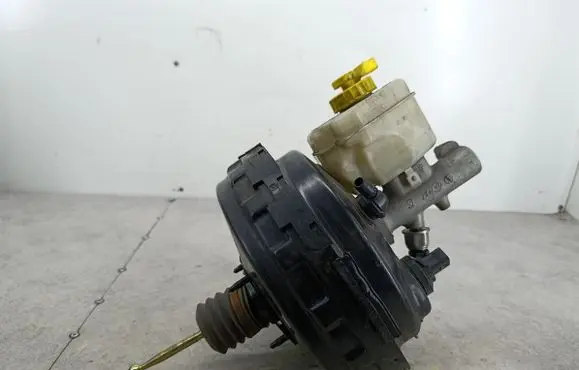 Volkswagen Touareg I Brake booster 7L6612101