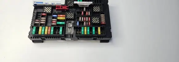 BMW 5 G30 G31 Fuse module 6837091 P00127005AP