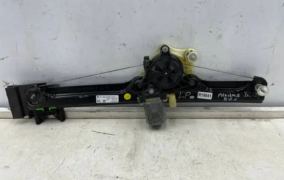Porsche Panamera (971) Front door electric window regulator 971837401a