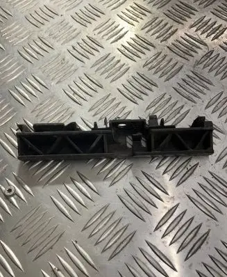 Audi A6 S6 C7 4G Front bumper mounting bracket 4G0853922B