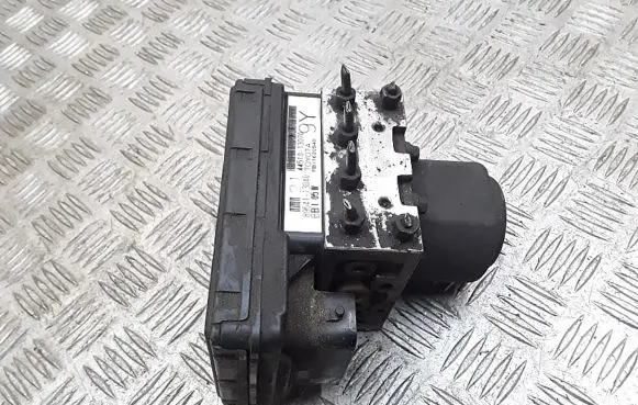 Toyota Corolla Verso E121 ABS Pump