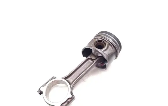 Nissan Juke I F15 Piston with connecting rod K9K636