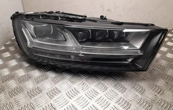 Audi Q7 4M Headlight/headlamp 4M0941036