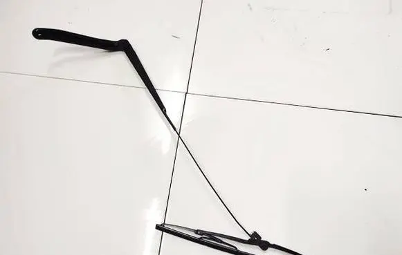 Ford Fusion Front wiper blade arm