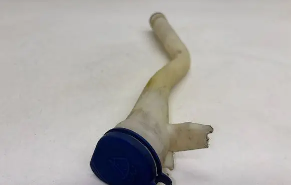 Volvo XC90 Window washer liquid tank fill tube 30663278