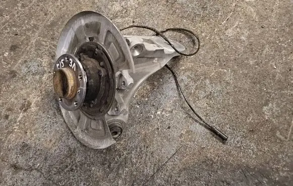 BMW X5 F15 Rear wheel hub 6770983