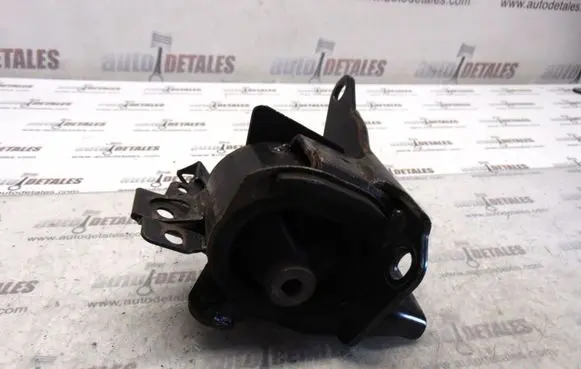 Toyota Corolla Verso E121 Gearbox mount